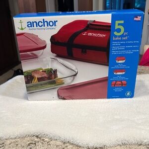 New in box Anchor hocking 5piece set
